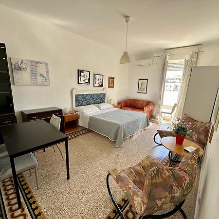 Appartamento Via Trevisani Bari Eksteriør bilde